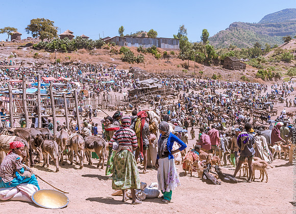 saturday bazaar in lalibela | ethiopia | 2015